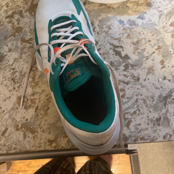 Nike presion 6s in the white and green colour way - Picture 4 of 4